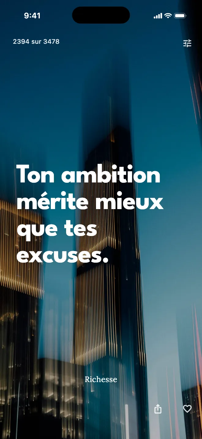 L'écran principal de Revanch : « Ton ambition mérite mieux que tes excuses. » écrit en grand sur une photo de tours de nuit.